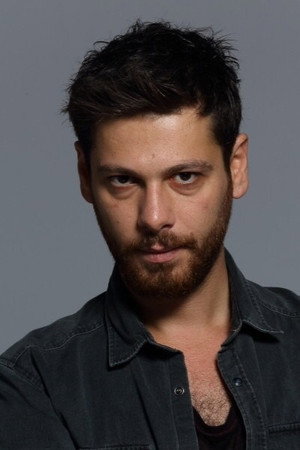 Oral Özer portrait