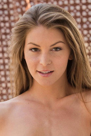 Tara Dane portrait