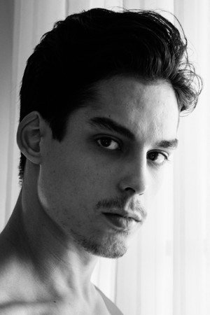 Nico Leon portrait