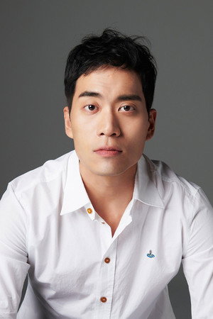 Ahn Chang-hwan portrait