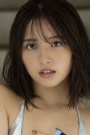 Nana Owada portrait