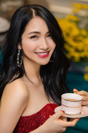 Hòa Minzy portrait