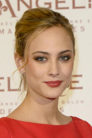 Nora Arnezeder portrait