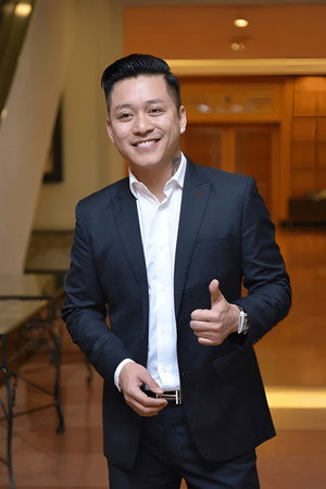 Tuấn Hưng portrait