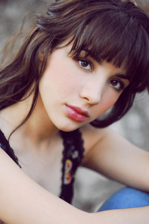Hannah Marks portrait