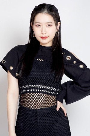 Momona Kasahara portrait