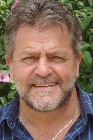 Dênis Derkian portrait