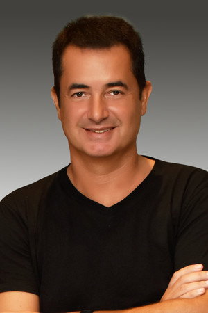 Acun Ilıcalı portrait