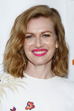 Mireille Enos portrait