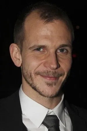 Gustaf Skarsgård portrait