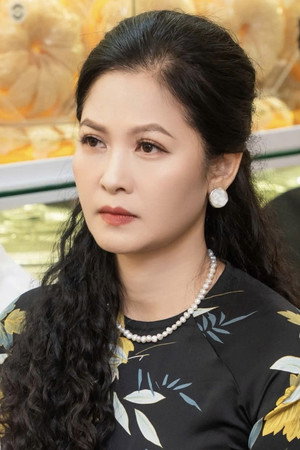 Đinh Thuý Hà portrait