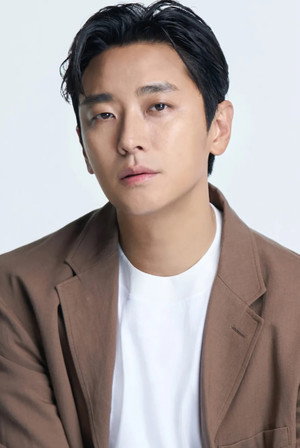 Ju Ji-hoon portrait