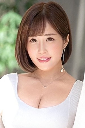 Arasawa Izuna portrait