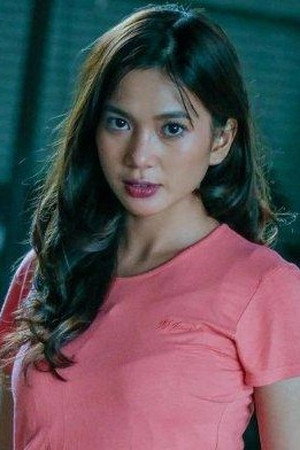 Ade Yunita portrait
