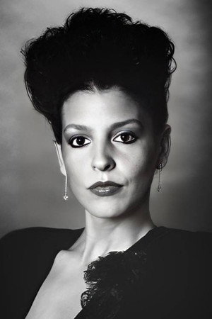 Lisa Saxton portrait