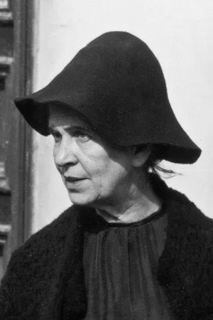 Linda Gay portrait