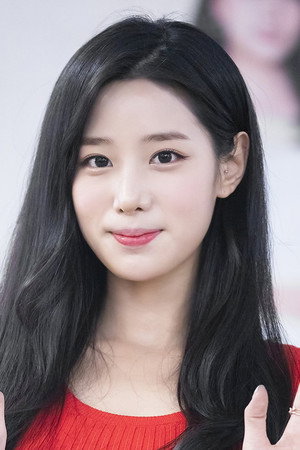 Shin Jee-won portrait