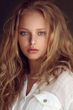 Amiah Miller portrait
