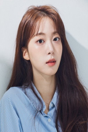 Jung Hyun-ji portrait