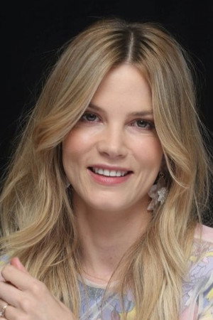 Sylvia Hoeks portrait