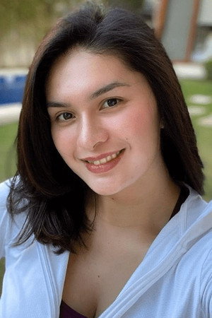 Pauleen Luna portrait