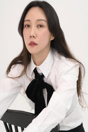 Choi Seo-yoon portrait