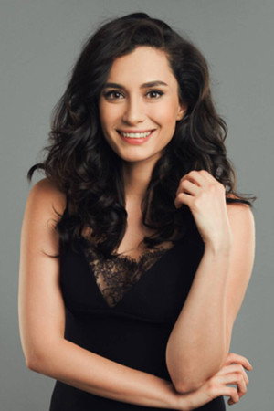 Hande Doğandemir portrait