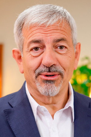 Carlos Sobera portrait