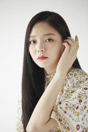 Esom portrait