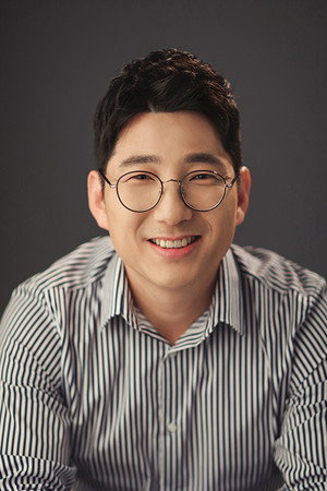 Jung Woon-taek portrait