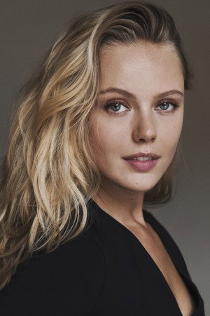 Frida Gustavsson portrait