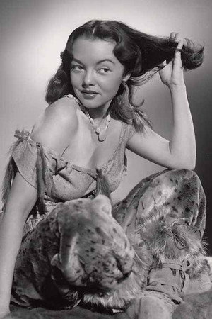 Gloria Saunders portrait
