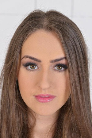 Kendra Star portrait