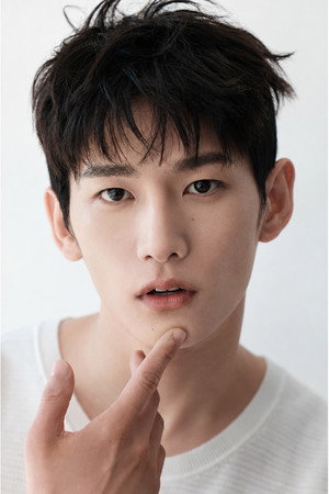 Park Hyeong-seop portrait