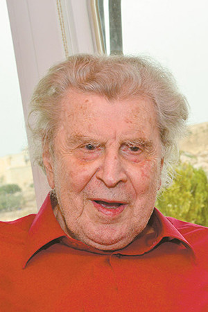 Míkis Theodorakis portrait