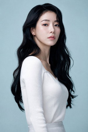Lim Ji-yeon portrait