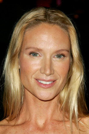Kelly Lynch portrait