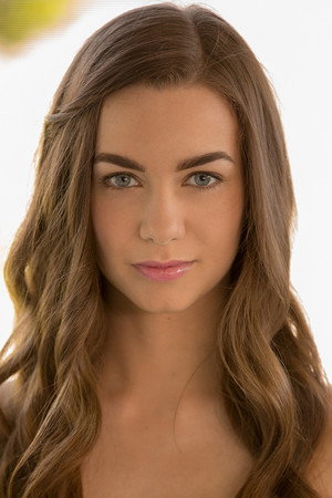 Tali Dova portrait