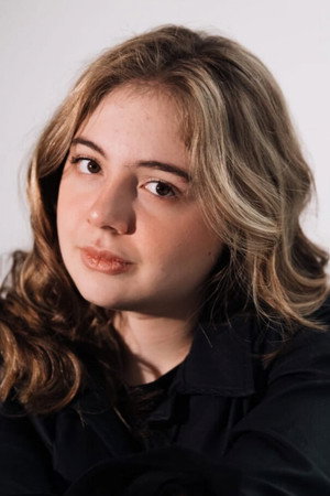 Júlia Dezotti portrait