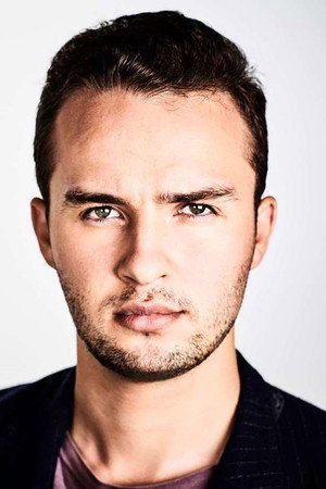 Mojean Aria portrait