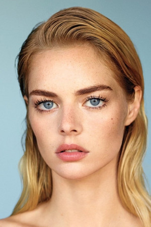 Samara Weaving portrait