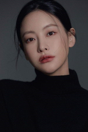 Oh Yeon-seo portrait