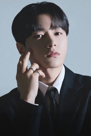 L portrait