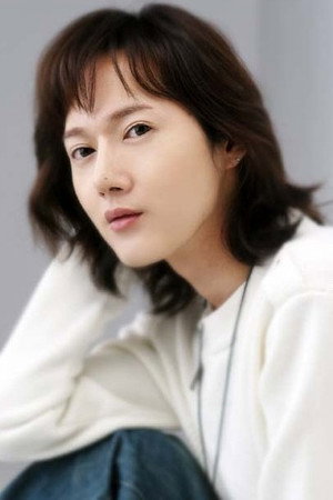 Lee Si-yeon portrait
