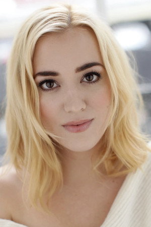 Andrea Bowen portrait