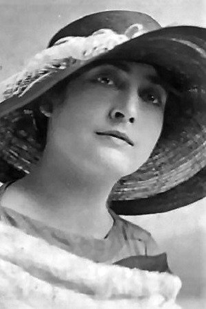 Flora Revalles portrait