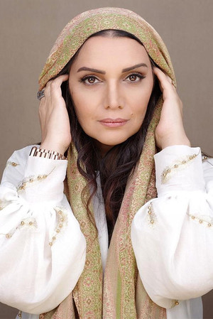 Elham Pavehnejad portrait