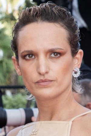 Agathe Rousselle portrait