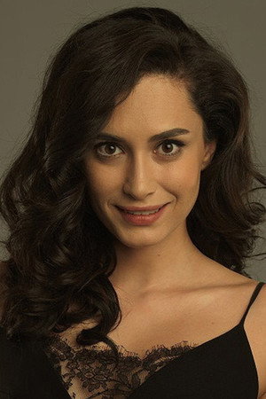Hande Doğandemir portrait