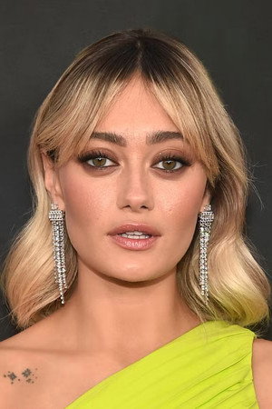 Ella Purnell portrait